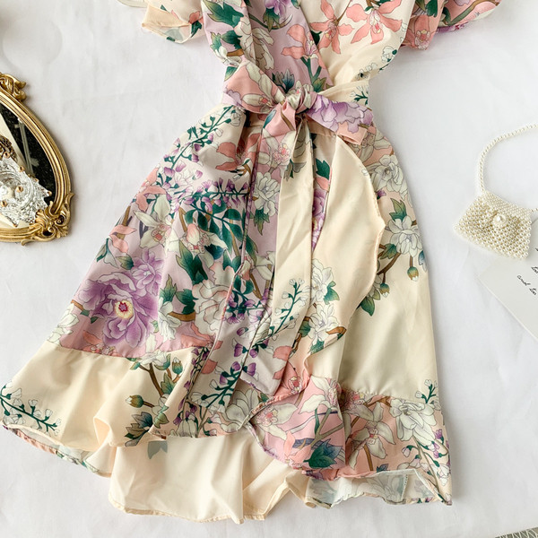 Rochie de dama cu model floral si decolteu in V