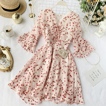 Дамска рокля с лотос ръкав и V-образно деколте