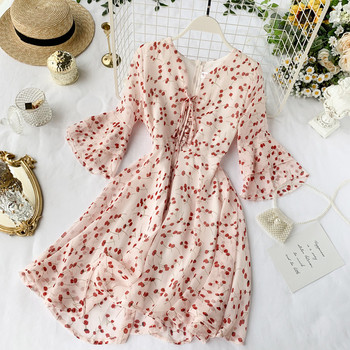 Дамска рокля с лотос ръкав и V-образно деколте