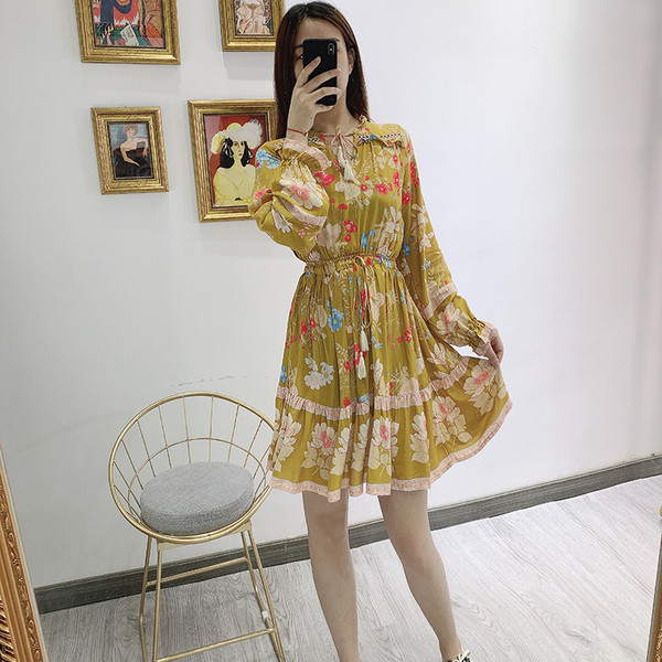 Rochie scurta de dama cu maneci lungi cu elastic si cravate in talie