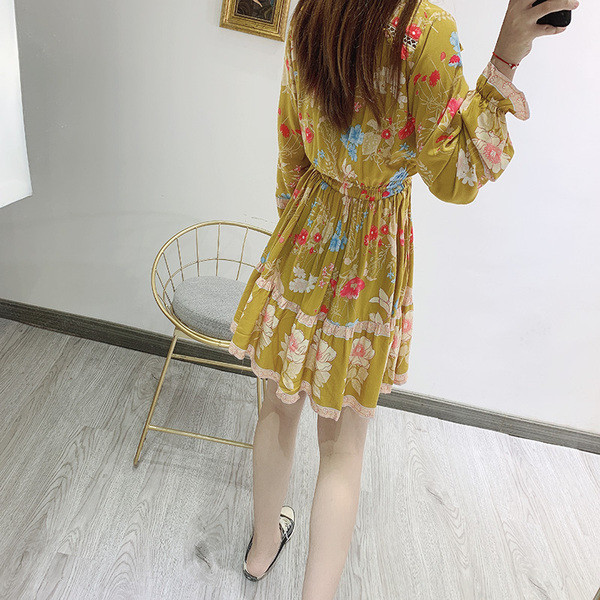 Rochie scurta de dama cu maneci lungi cu elastic si cravate in talie