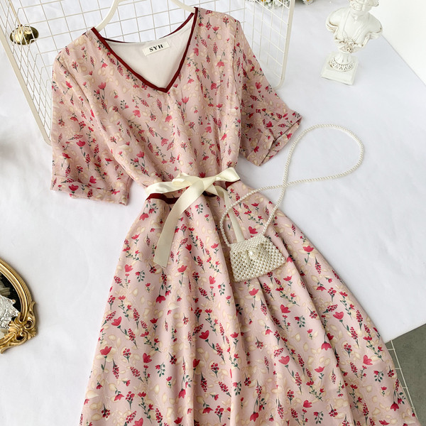 Rochie de dama cu model floral si panglica