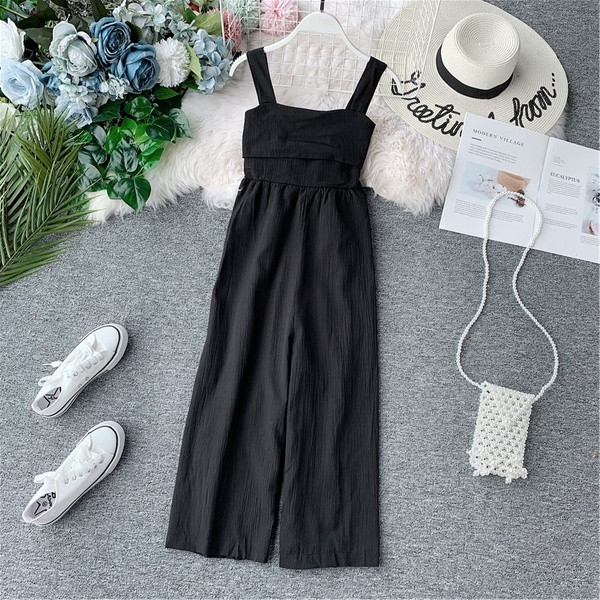 Κορυφαίες γυναικείες ολόσωμες φόρμες με φαρδιές λωρίδες και κορδέλα σε μαύρο και κόκκινο χρώμα