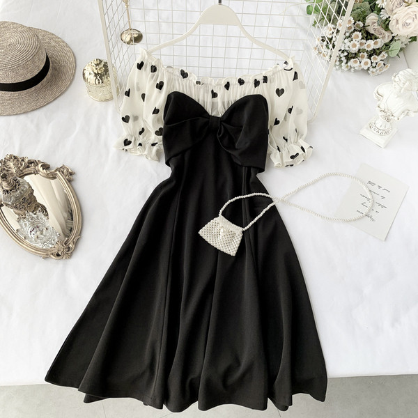 Rochie de dama cu umerii goi in negru