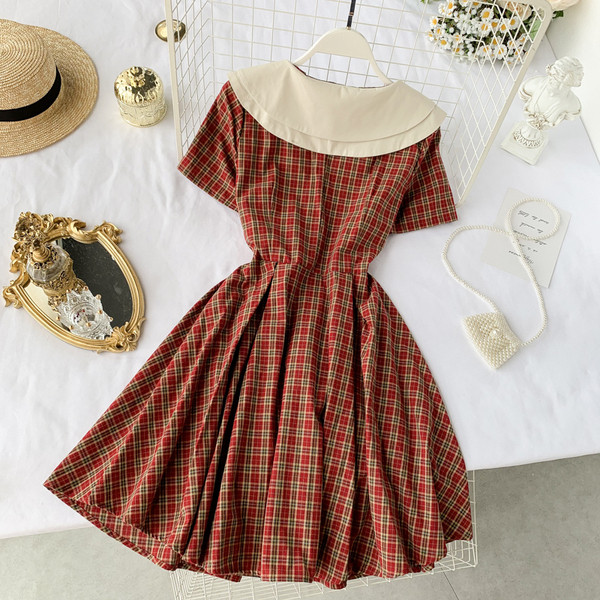 Rochie dama in carouri cu nasturi