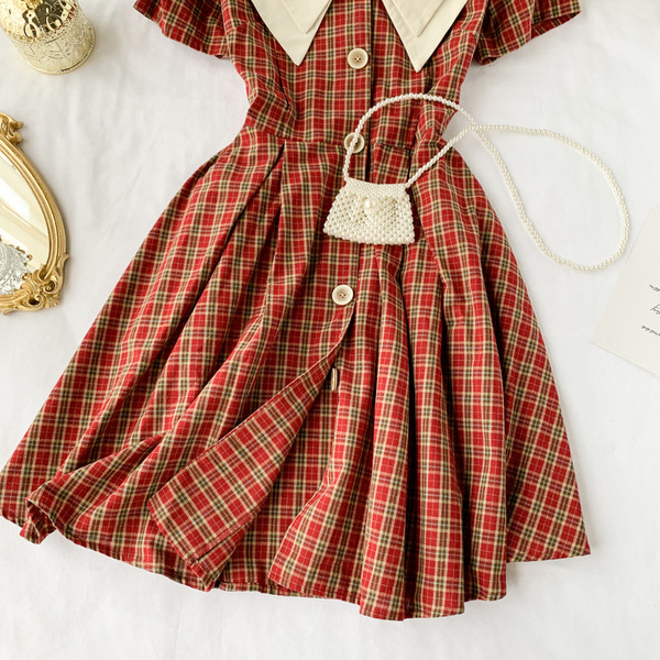 Rochie dama in carouri cu nasturi