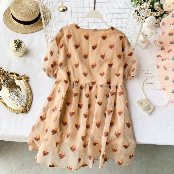 Дамска рокля с бродерия в два цвята