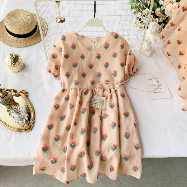 Дамска рокля с бродерия в два цвята