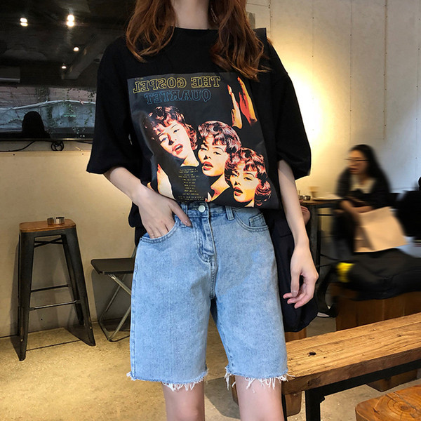 Pantaloni scurți de damă actuali din denim - model larg