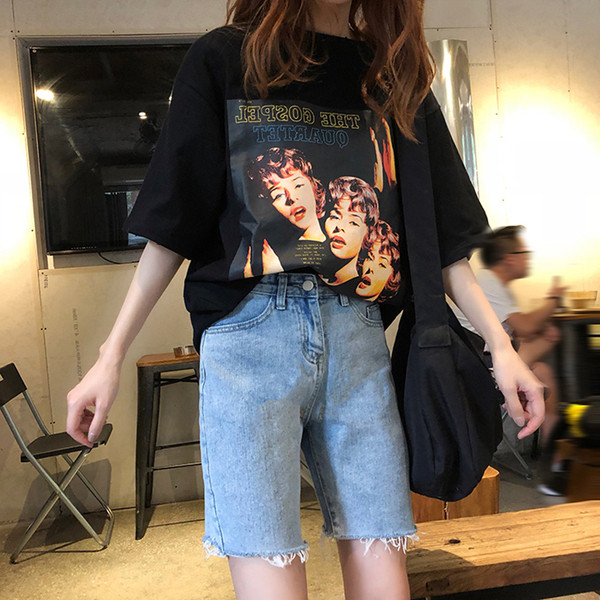 Pantaloni scurți de damă actuali din denim - model larg