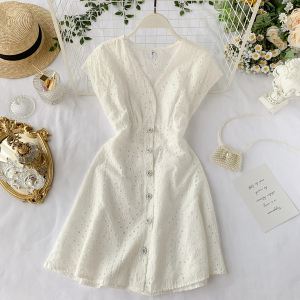 Rochie de dama din dantela cu nasturi in alb si verde