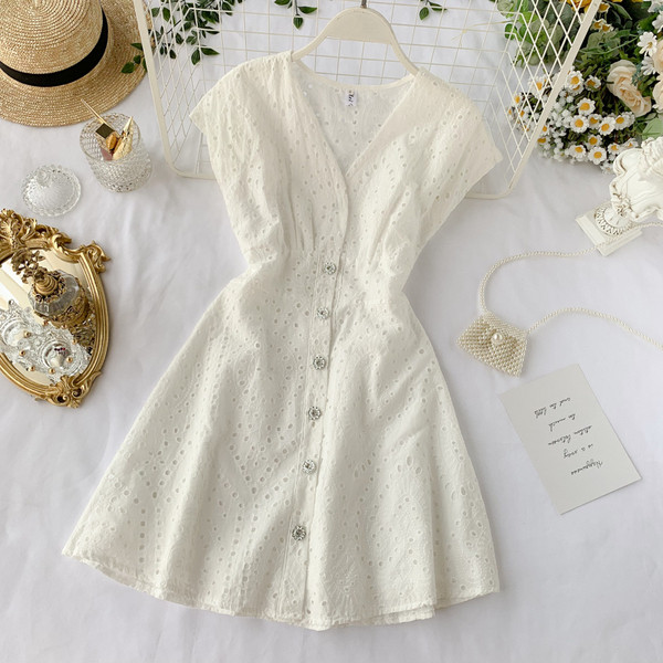 Rochie de dama din dantela cu nasturi in alb si verde