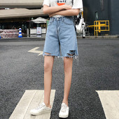 Pantaloni scurți de damă din denim actual cu motive rupte în albastru