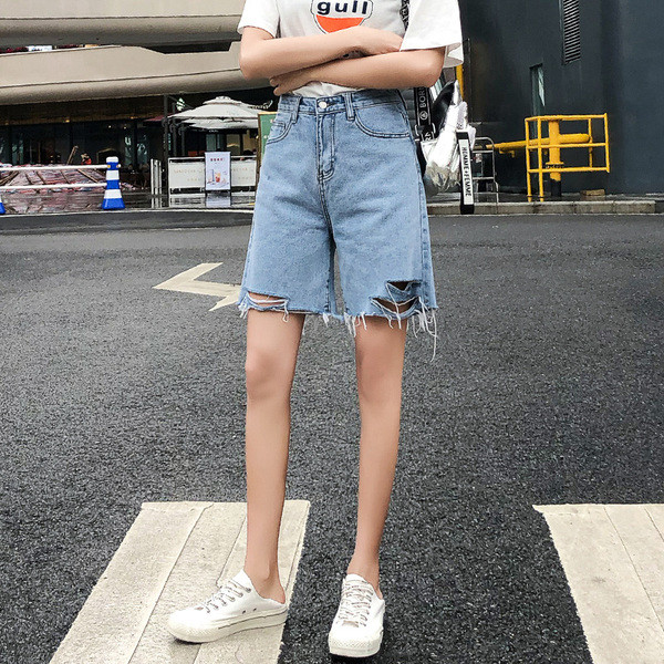 Pantaloni scurți de damă din denim actual cu motive rupte în albastru