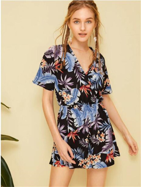 Salopeta de dama actuala cu decolteu in V si model floral