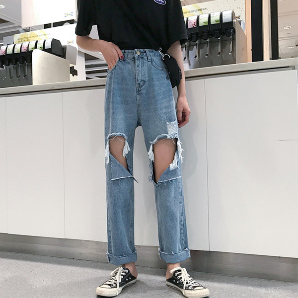 Blugi dama casual - model larg cu motive rupte