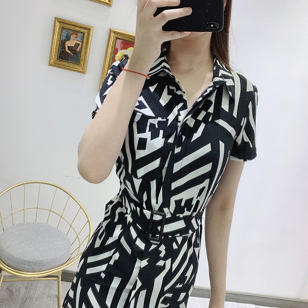 Дамска къса рокля с къс ръкав и връзки на талията