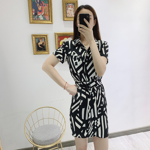 Дамска къса рокля с къс ръкав и връзки на талията