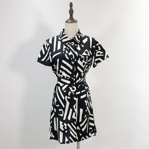 Дамска къса рокля с къс ръкав и връзки на талията