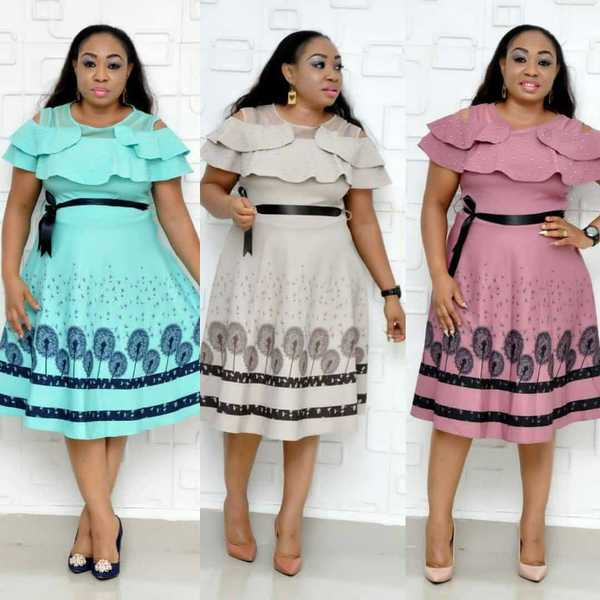 Rochie elegantă de damă cu decolteu O în albastru, bej și roz