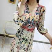 Rochie de dama cu decolteu in V si maneci 7/8 cu model floral