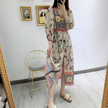 Rochie de dama cu decolteu in V si maneci 7/8 cu model floral