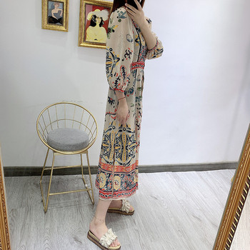 Rochie de dama cu decolteu in V si maneci 7/8 cu model floral