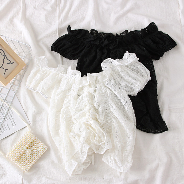 Bluza eleganta de dama cu umerii goi in alb, negru si bej