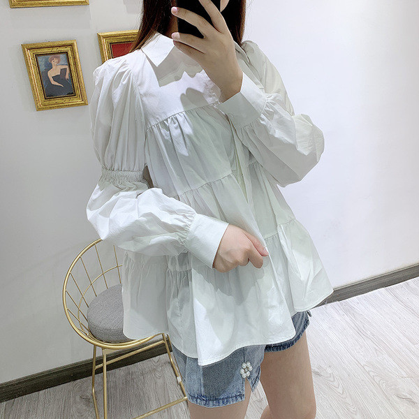 Дамска разкроена риза с дълъг ръкав в бял цвят