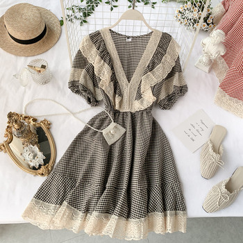 Rochie de dama in carouri cu decolteu in V cu dantela