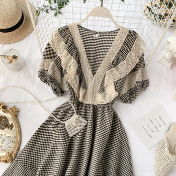 Rochie de dama in carouri cu decolteu in V cu dantela