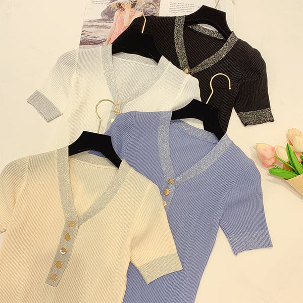 Bluza de dama cu nasturi si maneca scurta