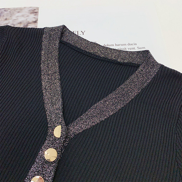 Bluza de dama cu nasturi si maneca scurta