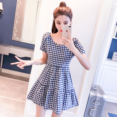 Rochie de dama moderna in carouri in trei culori - model croiat