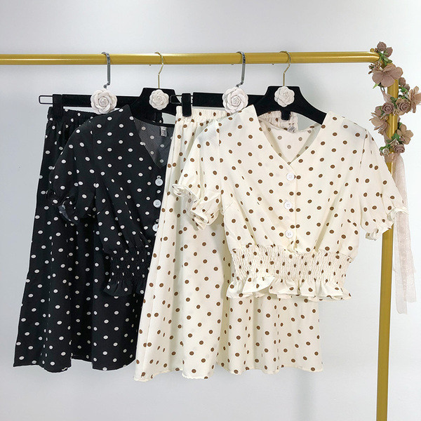 Set de bluză și fustă de damă cu puncte albe și negre