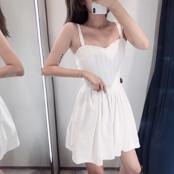 Rochie scurta dama casual de culoare alba - model croi