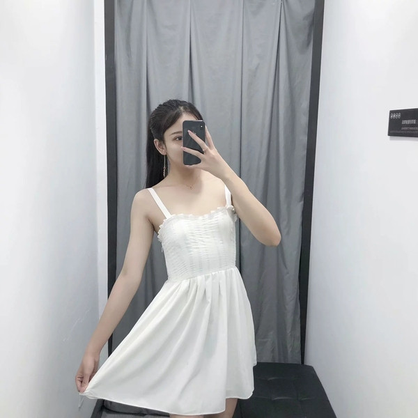 Rochie scurta dama casual de culoare alba - model croi