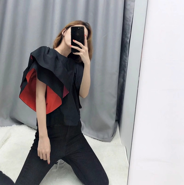 Bluză de damă modernă cu mâneci scurte de culoare neagră