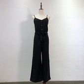 Γυναικεία ολόσωμη φόρμα με λεπτούς ιμάντες ώμου και κουμπιά σε μαύρο χρώμα