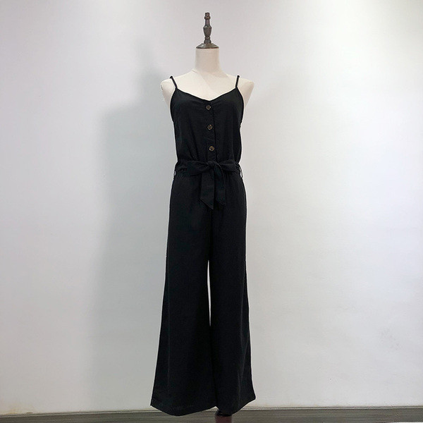 Γυναικεία ολόσωμη φόρμα με λεπτούς ιμάντες ώμου και κουμπιά σε μαύρο χρώμα