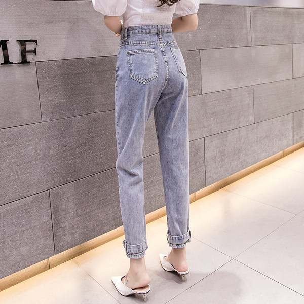 Blugi de dama actuali de culoare deschisa - cu talie inalta