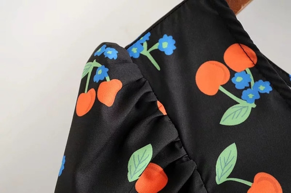 Rochie casual de dama cu maneci scurte si model colorat in negru