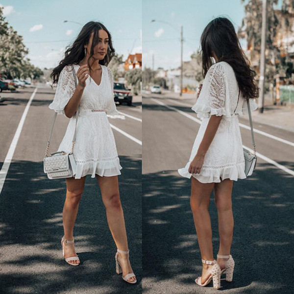 Rochie de dama actuala cu dantela alba