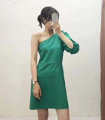Rochie scurta de dama eleganta cu o maneca de culoare verde