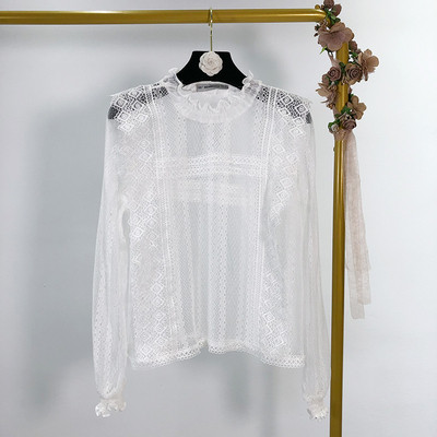 Bluză de damă din dantelă cu mâneci lungi de culoare albă
