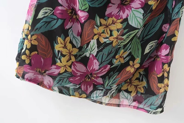 Rochie moderna de dama cu o maneca si motive florale