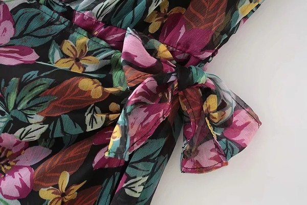 Rochie moderna de dama cu o maneca si motive florale