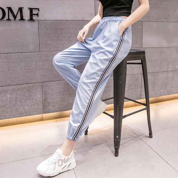 Актуален дамски панталон с връзки и кант