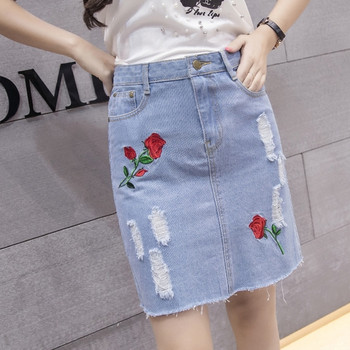 Fusta de dama din denim de actualitate in doua culori cu broderie