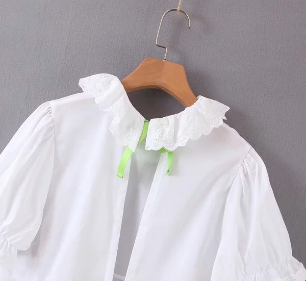 Cămașă elegantă de damă, cu spatele gol și mâneci scurte, în alb